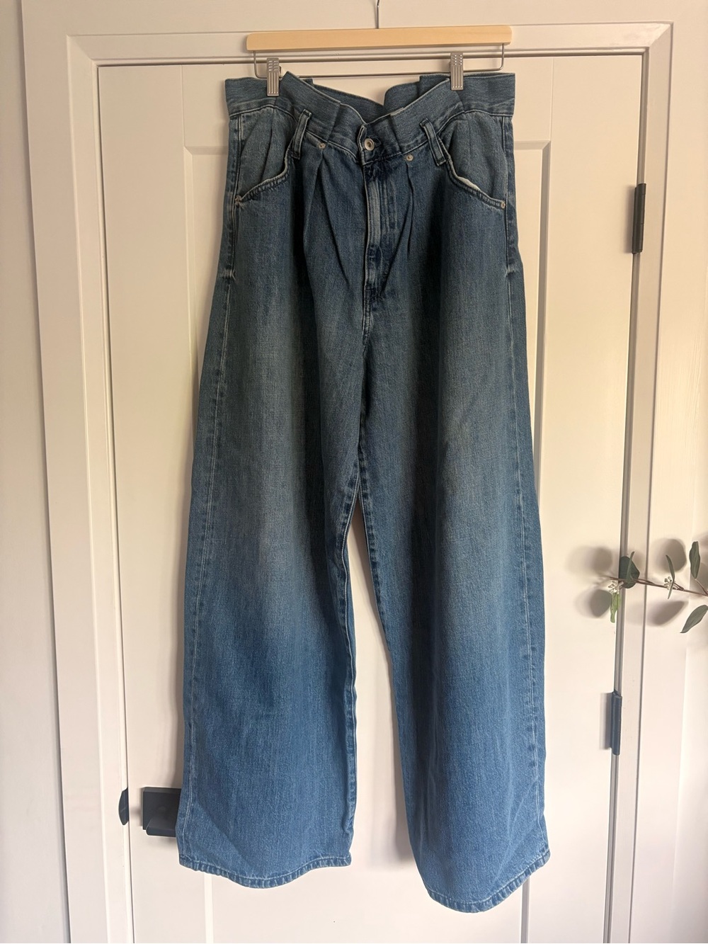 Zara Wide-Leg Denim Jeans in Medium Blue